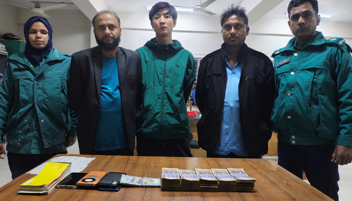 অনলাইনে চাকরির নামে প্রতারণার ফাঁদ, চীনা নাগরিকসহ গ্রেপ্তার ৩