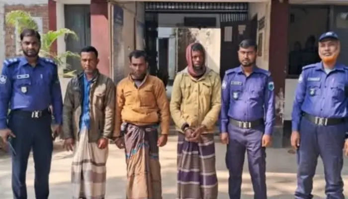 বাড়ি পৌঁছে দেওয়ার কথা বলে গৃহবধূকে রাতভর গণধর্ষণ, গ্রেপ্তার ৩