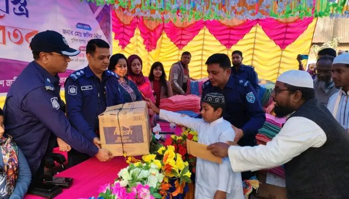 গোবিন্দগঞ্জে পুনাকের উদ্যোগে এতিম শিশুদের মাঝে শীতবস্ত্র ও খাদ্য সামগ্রী বিতরণ