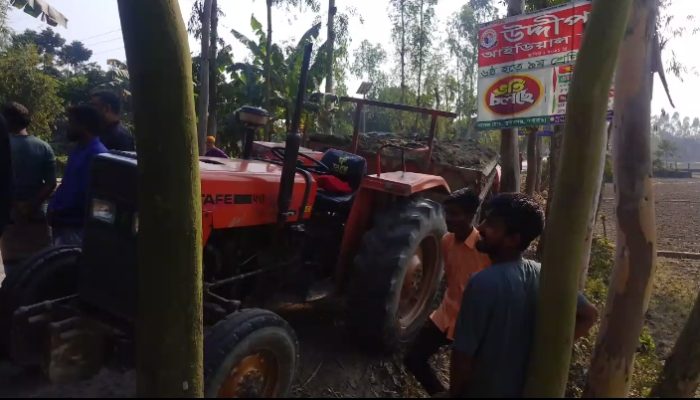 সুন্দরগঞ্জে মাটিবাহী ট্রাক্টরের ধাক্কায় মোটরসাইকেল আরোহী নিহত, আহত ১