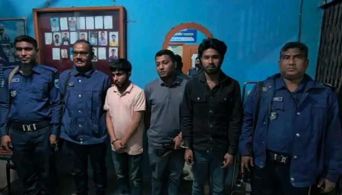 গাইবান্ধায় এগ্রো ফার্মে চাঁদা দাবির অভিযোগ: বিএনপি ও সহযোগী সংগঠনের ৩ নেতা আটক