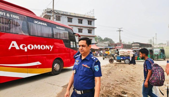 নিরাপদ ঈদ যাত্রা নিশ্চিত করতে মহাসড়কে গাইবান্ধার পুলিশ সুপার