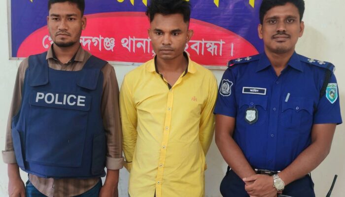 গোবিন্দগঞ্জে আবাসিক হোটেলে অভিযান চালিয়ে ইয়াবাসহ একজন আটক