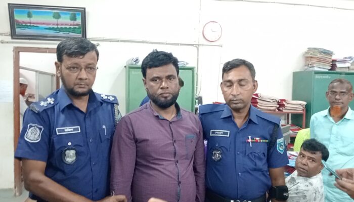 গাইবান্ধায় দুদকের পরিচয়ে প্রতারনার অভিযোগ আটক ১